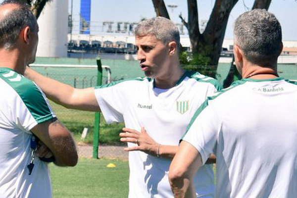 Hernaacuten Crespo arrancoacute su ciclo con el buzo de Banfield