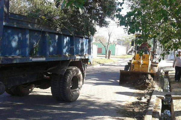 Se intensificaron los operativos de limpieza en los barrios bandentildeos