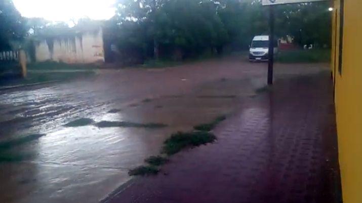 Leve llovizna en la ciudad de Tintina