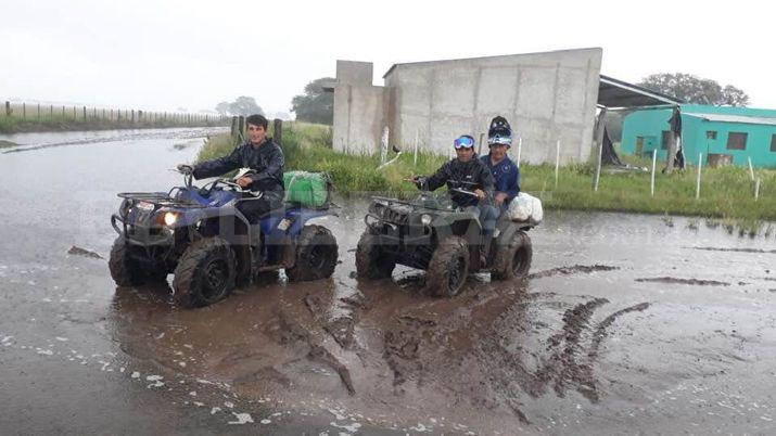 Bomberos Voluntarios y Defensa Civil siguen asistiendo a afectados por el temporal