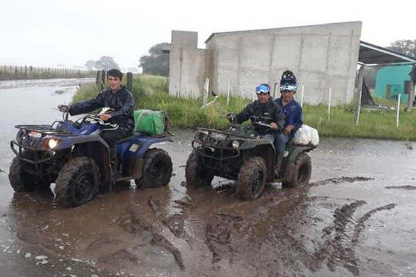 Bomberos Voluntarios y Defensa Civil siguen asistiendo a afectados por el temporal