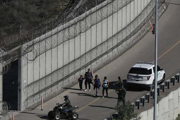 Trump insiste y dice que hay 77 grandes muros construidos en 45 paiacuteses y son muy efectivos