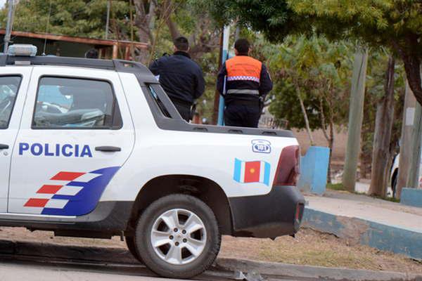 Piden detener a un joven que habriacutea golpeado y amenazado a su madre