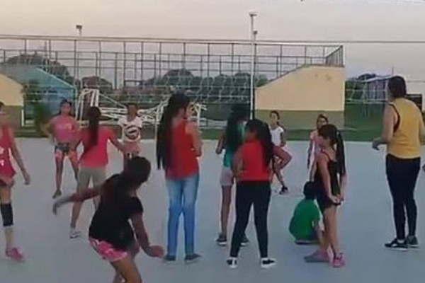 El polideportivo municipal ofrece  un abanico de propuestas recreativas 