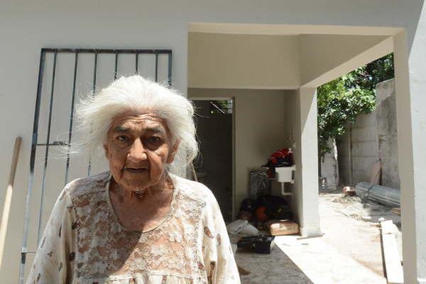 La dura historia de la abuela abandonada escribiraacute hoy un capiacutetulo emocionante 