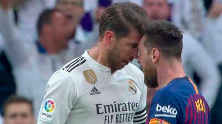 Cruce caliente entre Lionel Messi y Sergio Ramos