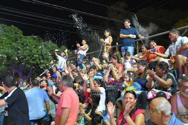 Turistas de todo el paiacutes disfrutaron de los Corsos del Norte del antildeo 2019 