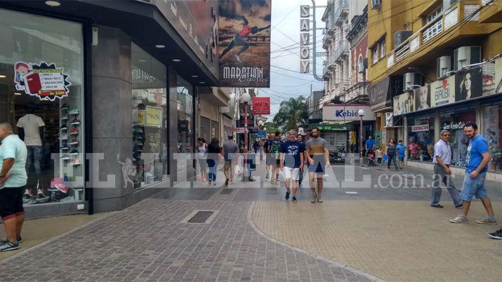 Abrioacute el comercio con buena cantidad de gente en el microcentro