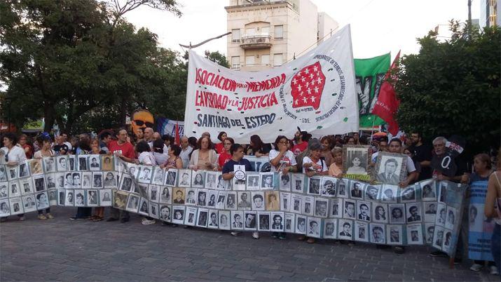 Santiago marchoacute por la Memoria la Verdad y la Justicia