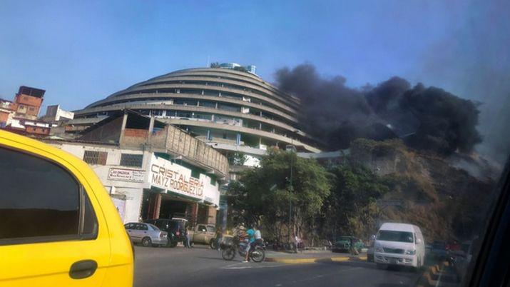 El incendio ocurrió en la sede del servicio de inteligencia del gobierno de Nicols Maduro