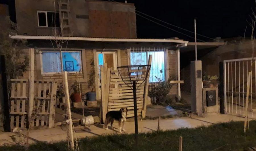 Chubut- Santiaguentildeo asesinoacute a puntildealadas a su hija de 6 antildeos