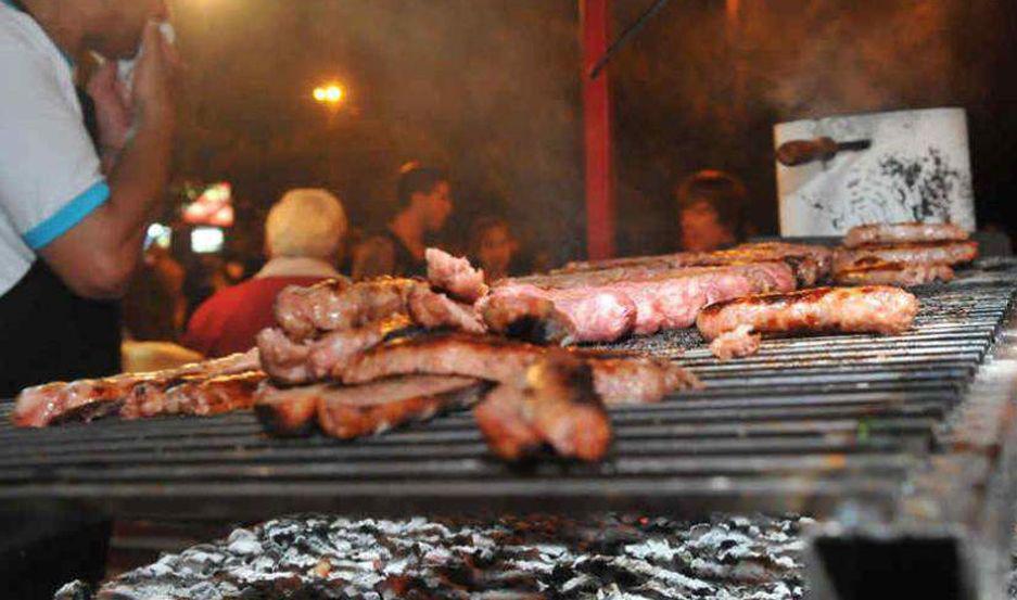 Diacutea del Trabajador- iquestCuaacutento costaraacute un asado para 10 personas