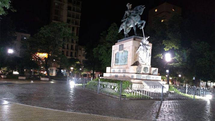 Santiago soportoacute lluvia toda la noche y amanecioacute con un 98-en-porciento- de humedad