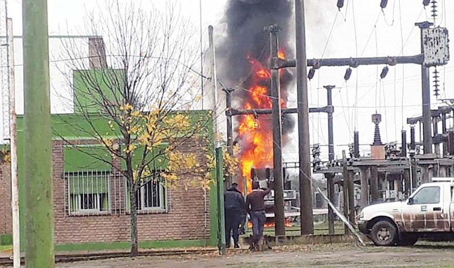 Voraz incendio dejoacute sin electricidad a Ojo de Agua y localidades vecinas