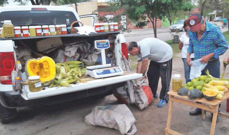 Inspectores de la comuna se encuentran realizando operativos de control de la venta ambulante y calidad de alimentos en comercios
