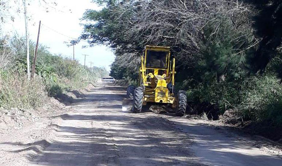 Enripiaraacuten 1500 metros y nivelaraacuten otros 3000 de caminos vecinales