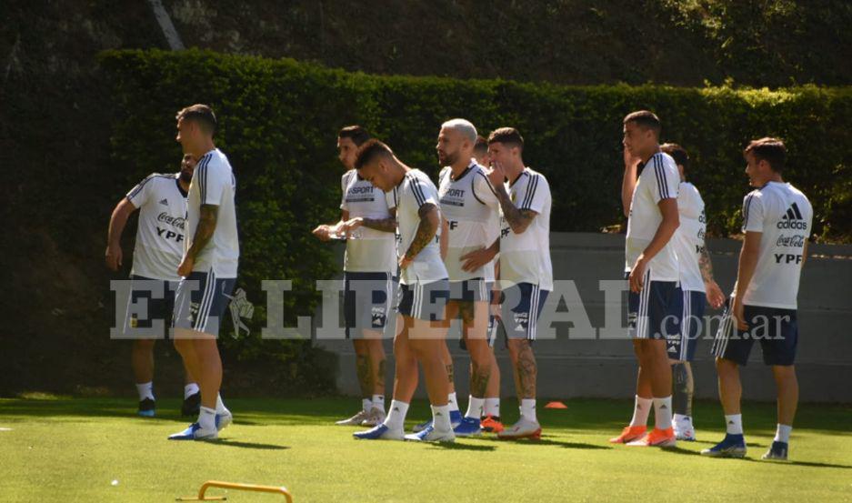 Scaloni paroacute un equipo con Casco Pereyra De Paul y Lautaro Martiacutenez