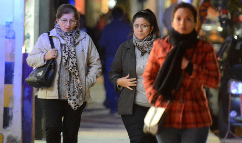 Con una miacutenima de 36 grados bajo cero Santiago vivioacute ayer el diacutea maacutes friacuteo en lo que va de este antildeo