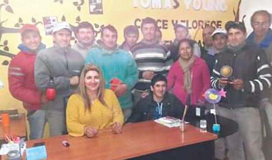 La comisioacuten municipal de Tomaacutes Young pagaraacute el anticipo de bono de  8 mil