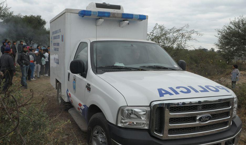 Descubren a un joven sin vida a 50 metros de su casa