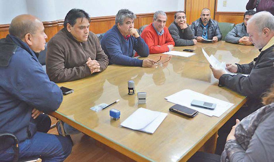 Sin solucioacuten en el transporte puacuteblico se perfila un nuevo paro