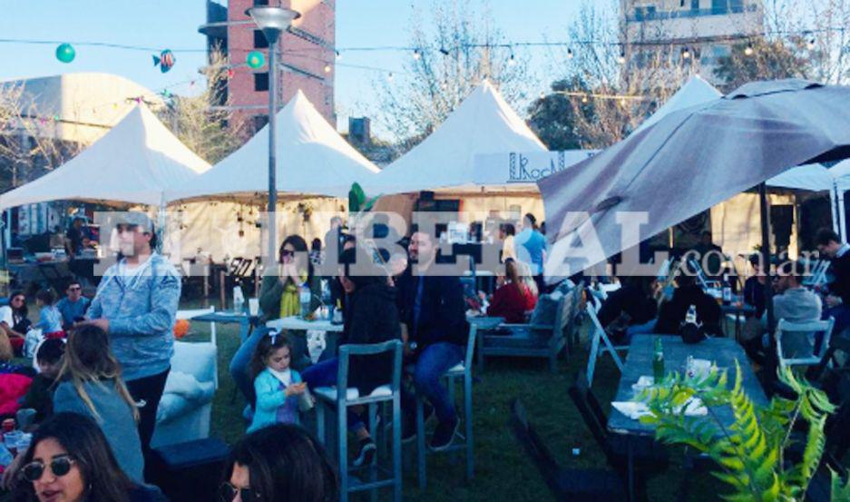 IMAacuteGENES  Los Food Trucks otra propuesta en el aniversario de Santiago