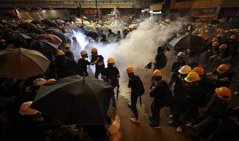 Continuacutean las protestas y la represioacuten en Hong Kong por preservar libertades