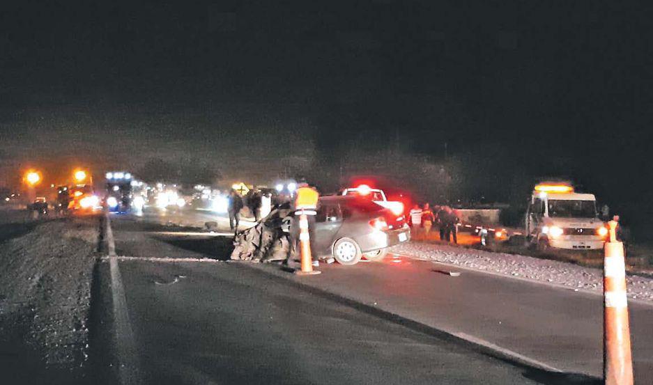 Terrible- choque de camioacuten y auto se cobroacute la vida de dos personas