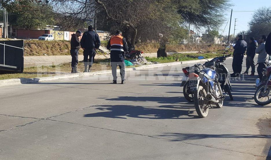 Joven motociclista impactoacute contra un aacuterbol y murioacute