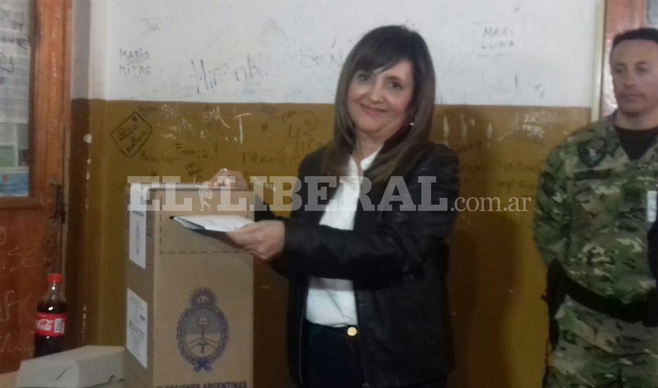 La intendenta Norma Fuentes emitioacute su voto