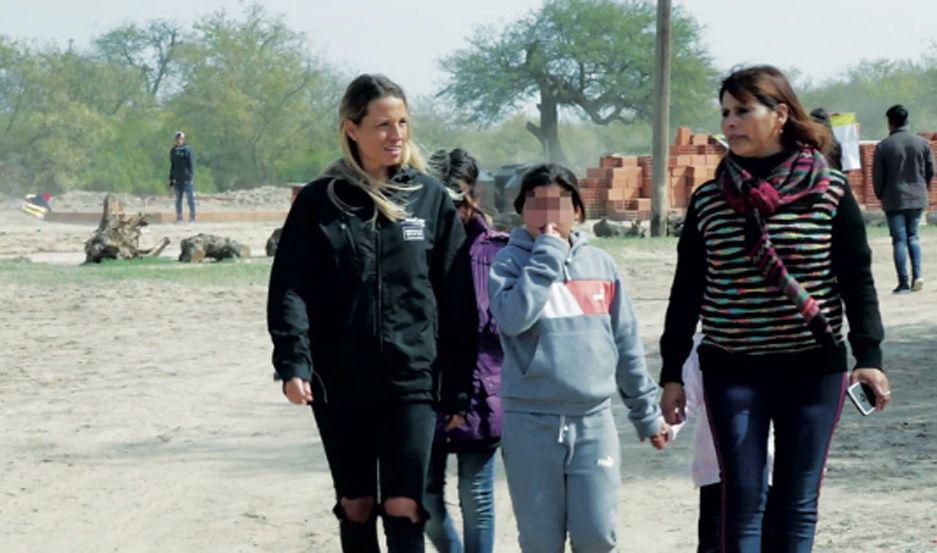 Delfi Merino y Tuti Bopp trabajan en proyectos solidarios en Icantildeo y la Matanza