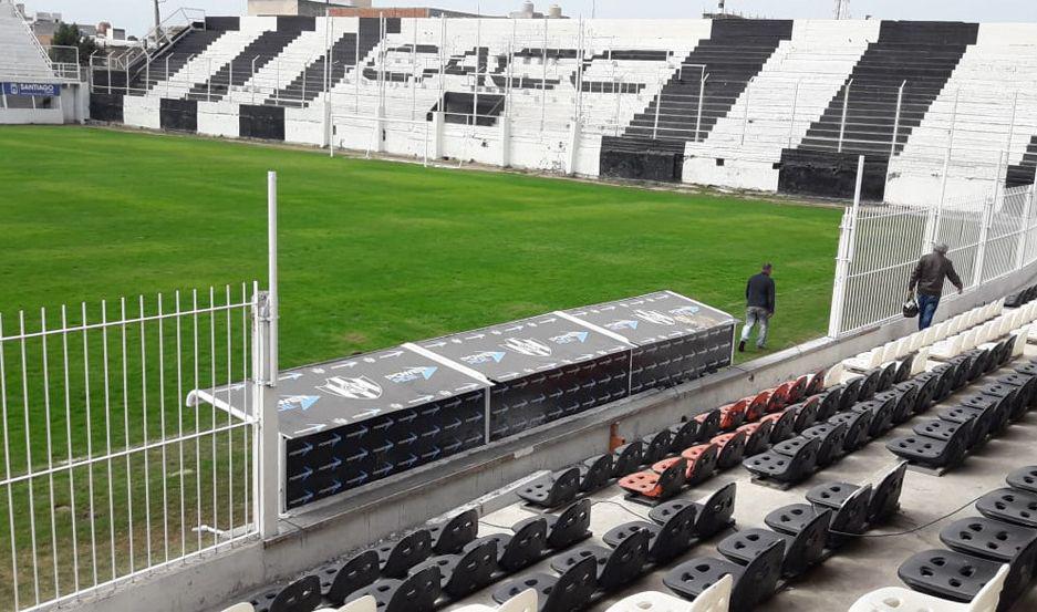 Comenzaron a colocarse los acriacutelicos sobre la platea de Granadero Saavedra