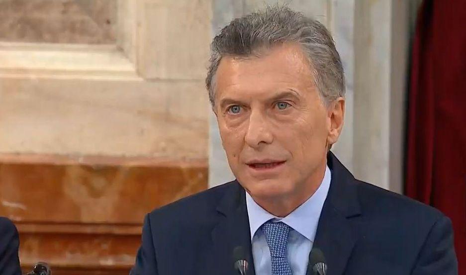 Macri anuncioacute la eliminacioacuten del IVA a los principales alimentos