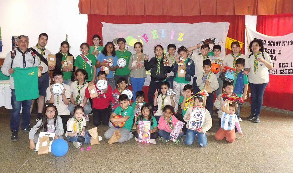 Los nintildeos scouts de Fernaacutendez fueron agasajados por dirigentes y padres