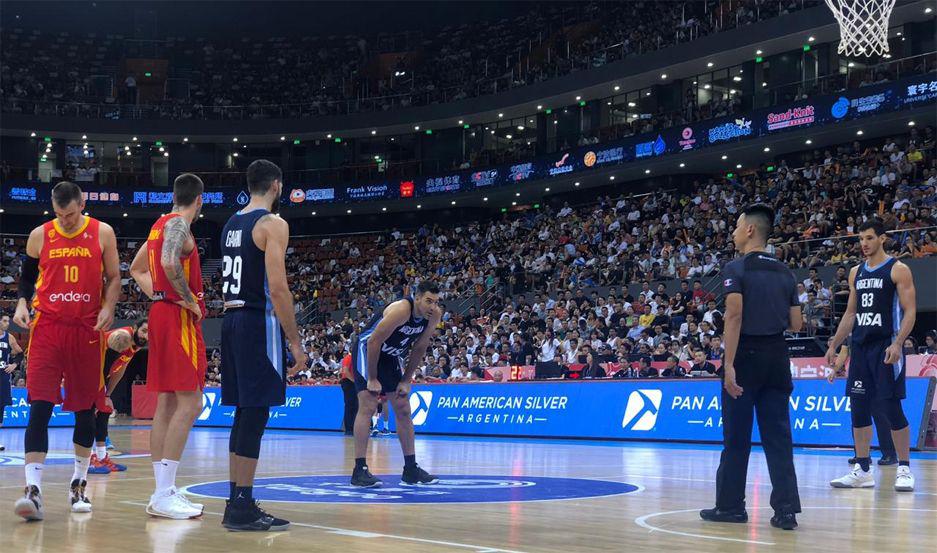 Argentina jugoacute bien pero no pudo ante la jerarquiacutea de Espantildea que se lo llevoacute en el final