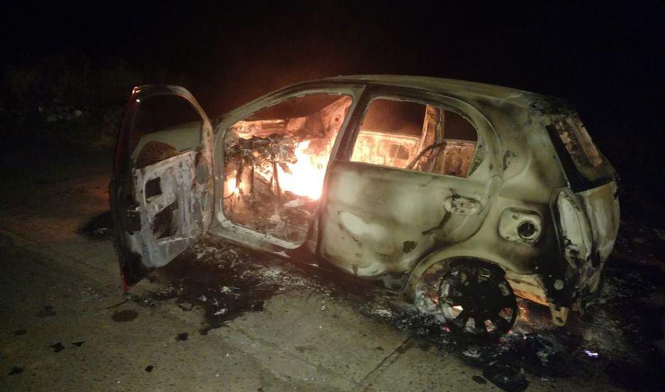 Con testimoniales de parientes en espera la causa se situacutea en el coche destruido por el fuego