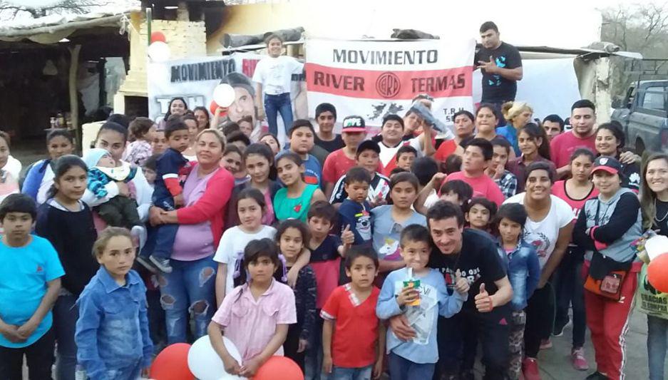 River Plate Termas entregoacute donaciones a nintildeos de Tagamampa y Cantildeada de Tala Pozo