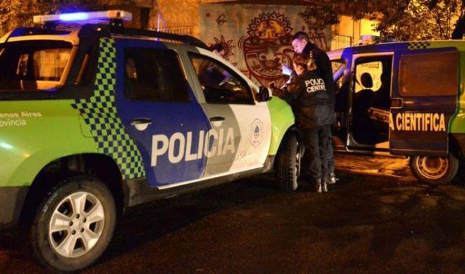 Una mujer matoacute a un ladroacuten al ver que su esposo recibioacute dos disparos en el cuerpo