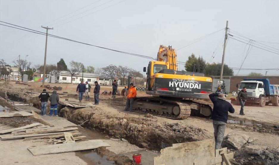 Hallaron un feto envuelto en cartoacuten en una alcantarilla en construccioacuten