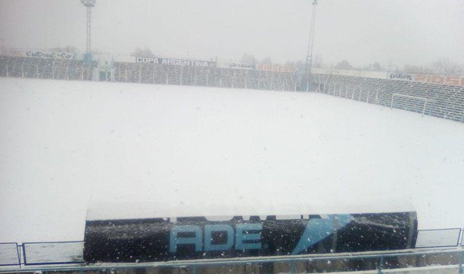 iquestEl Ferro estrenaraacute la pelota naranja- la cancha de Cutral Coacute estaacute tapada de nieve