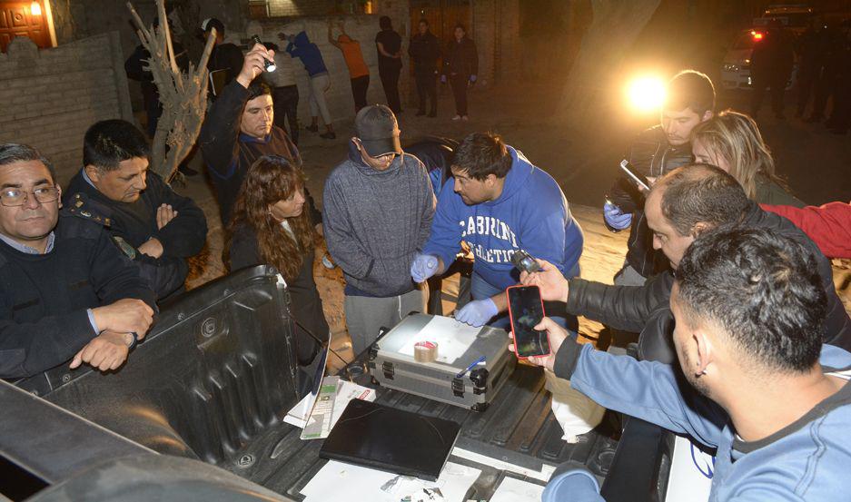 Apresan a supuesta ldquodealerrdquo del ldquoGordordquo Curi pero antes arrojoacute drogas en el bantildeo de su vecina