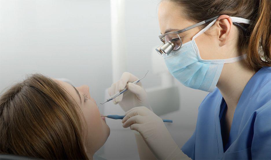 Los especialistas aconsejan la visita al odontólogo aunque sea una vez al año para control