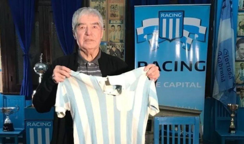 El santiagueño Juan Carlos Chango C�rdenas se reencontró con la camiseta que utilizó en la final de la Intercontinental 1967 y que empezó a escribir la historia de Racing