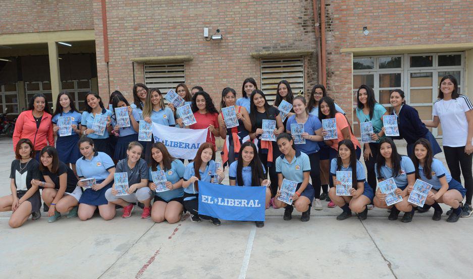 Las alumnas de los cursos de tercero cuarto y quinto año est�n muy entusiasmadas y felices de participar en la fiesta del Maratón