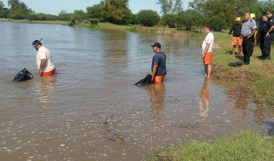 Fue a refrescarse al Riacuteo Dulce y la correntada se lo llevoacute