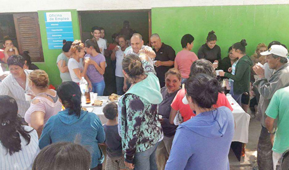 Obreros municipales de La Daacutersena hicieron el brindis de fin de antildeo