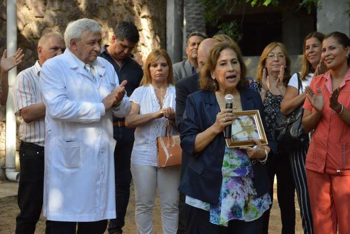 Concretaron un reconocimiento al personal del  Ministerio de Salud por sus antildeos de servicio en la institucioacuten