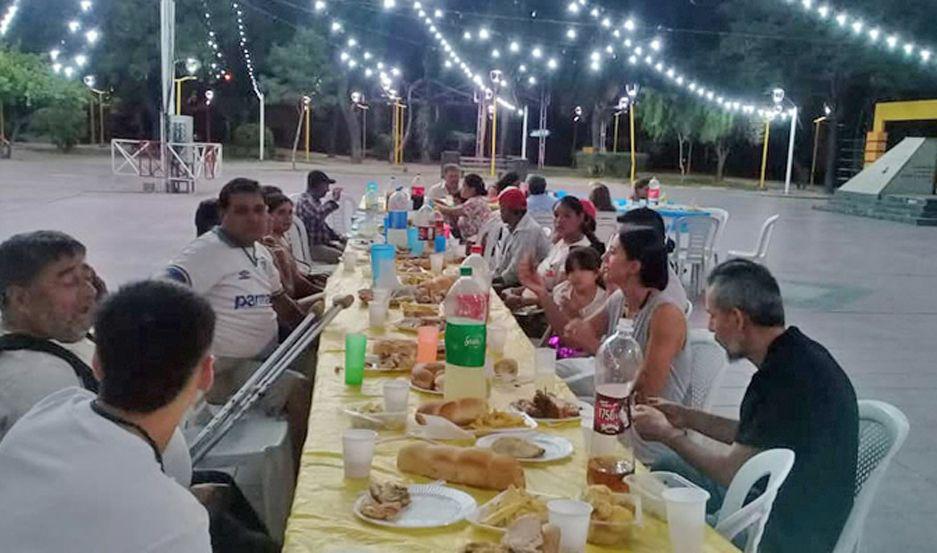 Invitan a participar el 31 de cena solidaria en la plaza