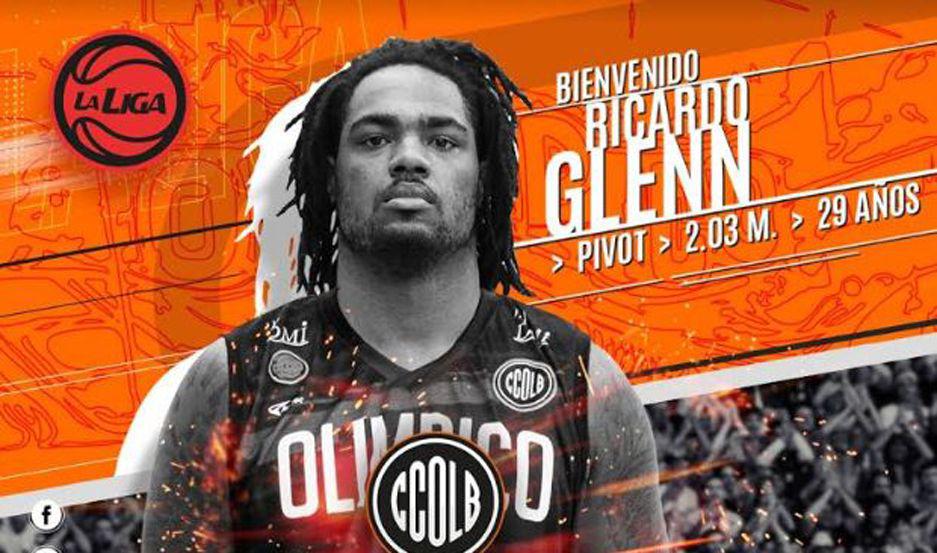 Ricardo Glenn un centro de 203 y 29 años