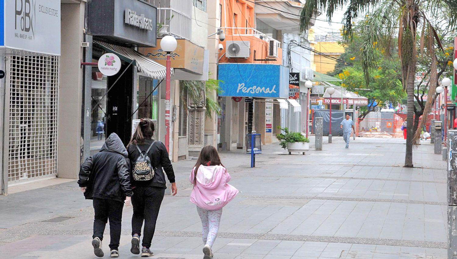 El comercio busca volver a la actividad en forma presencial pero bajo estrictas limitaciones